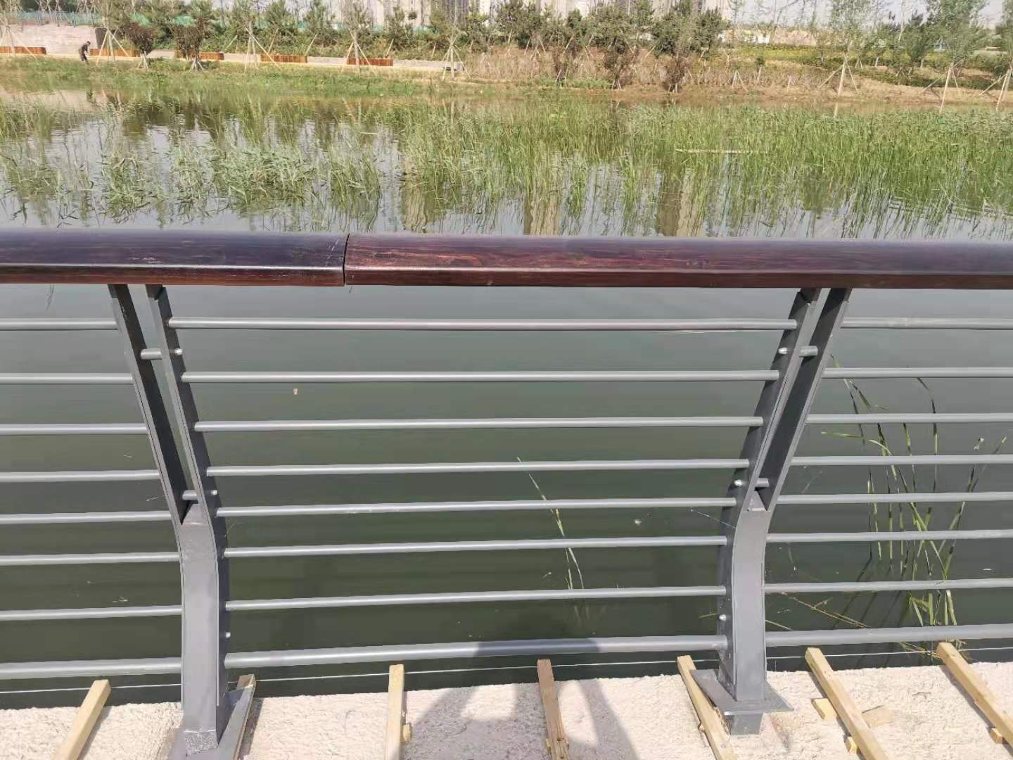 双鸭山市桥梁防撞护栏河道护栏 - 推荐